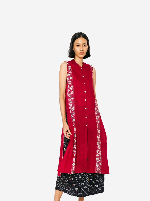 "Sejauh Mata Memandang X Dian Sastrowardoyo" "Tumbuh & Flora" - Baju Santai