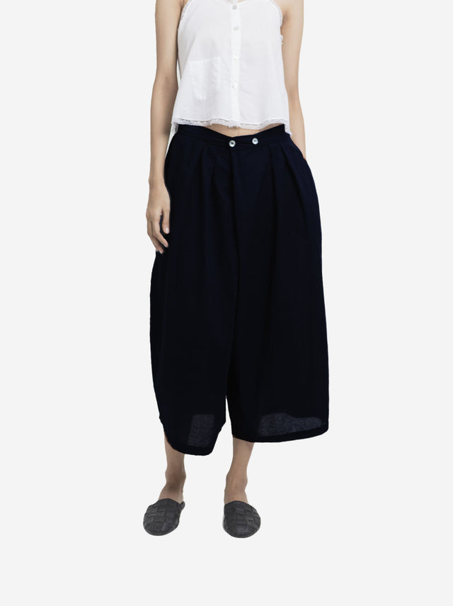 Two Buttons Midi Pants