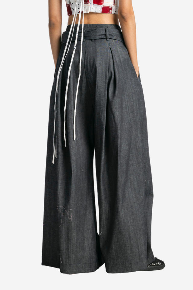 "Sejauh Mata Memandang X Adrian Gan" - Look 23