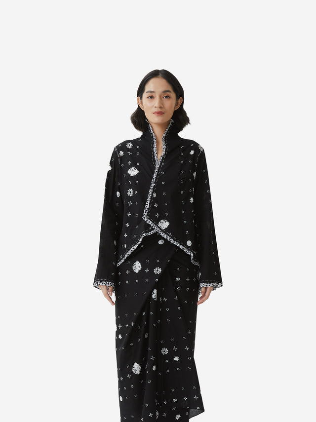 "Sejauh Mata Memandang x Eko Nugroho" Kebaya Bintang