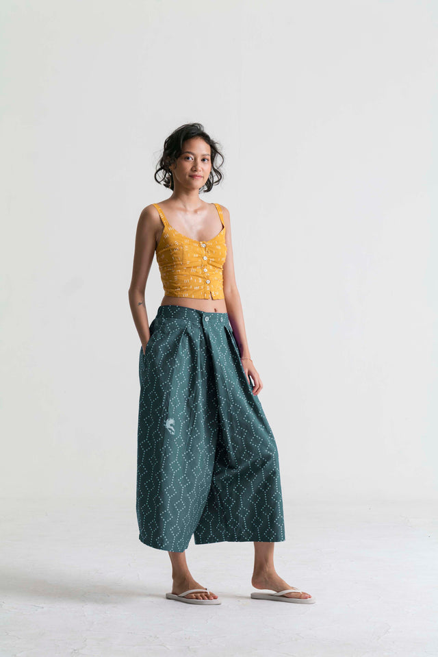 "Nitik Ayam" - Two Buttons Midi Pants