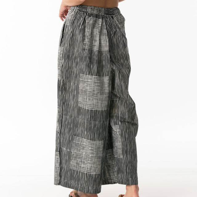 "Lapis" - Two Buttons Maxi Pants