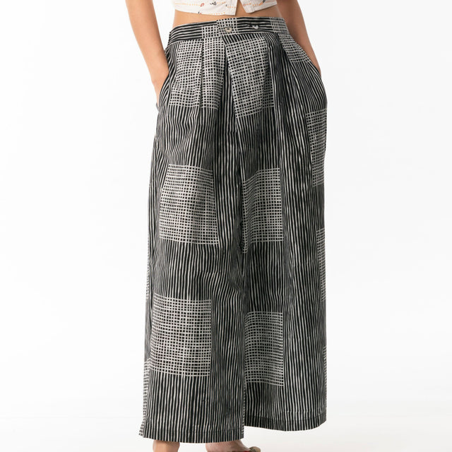 "Lapis" - Two Buttons Maxi Pants