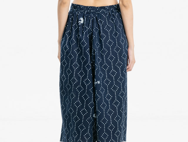 "Nitik Ayam" - Plant-based Dye Two Buttons Midi Pants