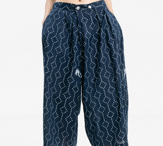 "Nitik Ayam" - Plant-based Dye Two Buttons Midi Pants