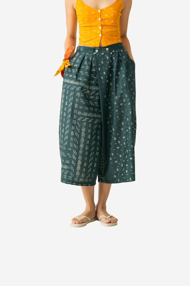 "Bambu" - Plant-based Dye Two Buttons Midi Pants