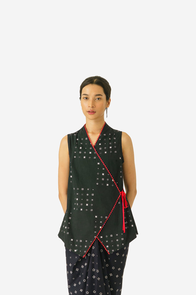 "Sejauh Mata Memandang X Tulus" - "Monokrom"- Kebaya Agni