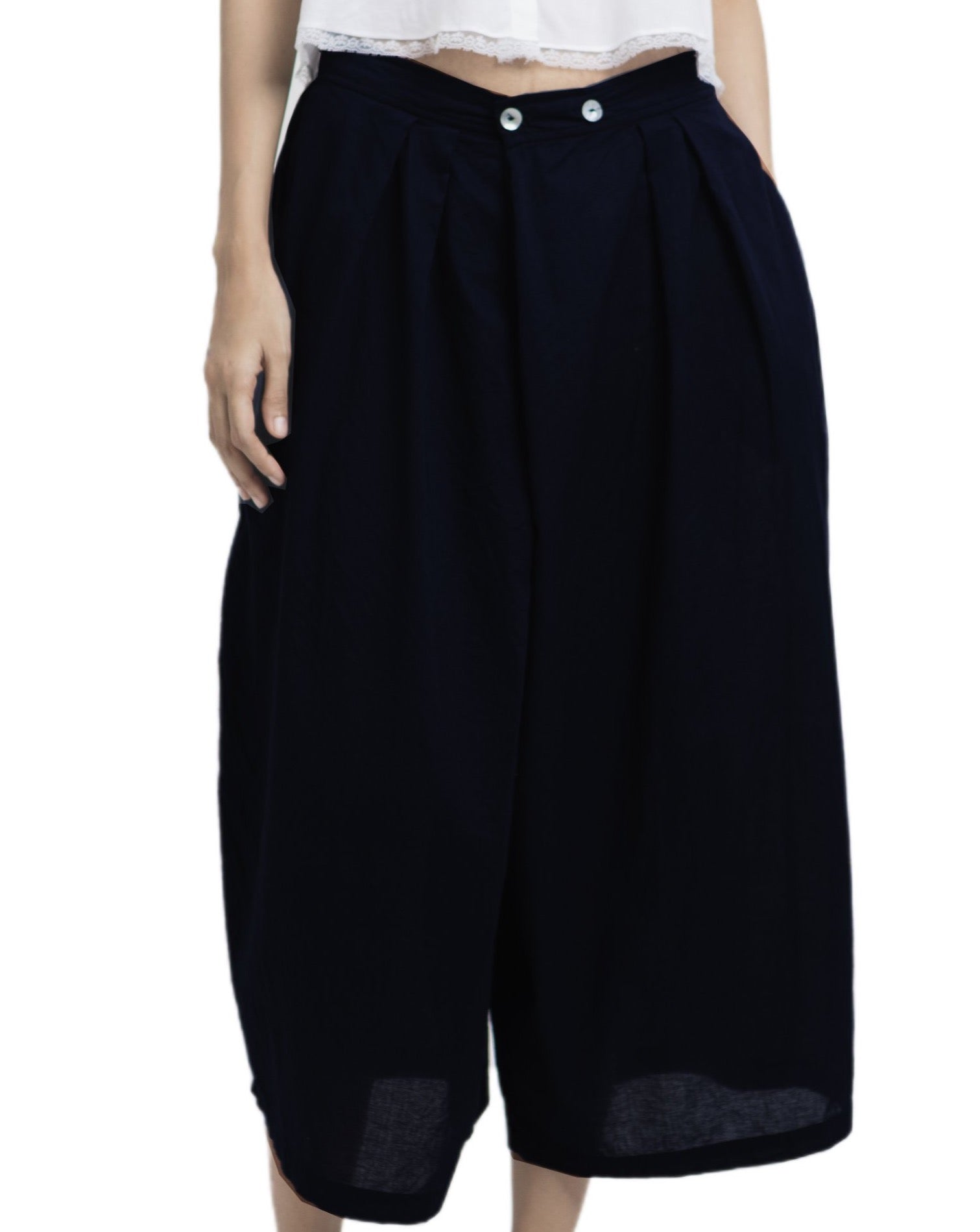 Two Buttons Midi Pants