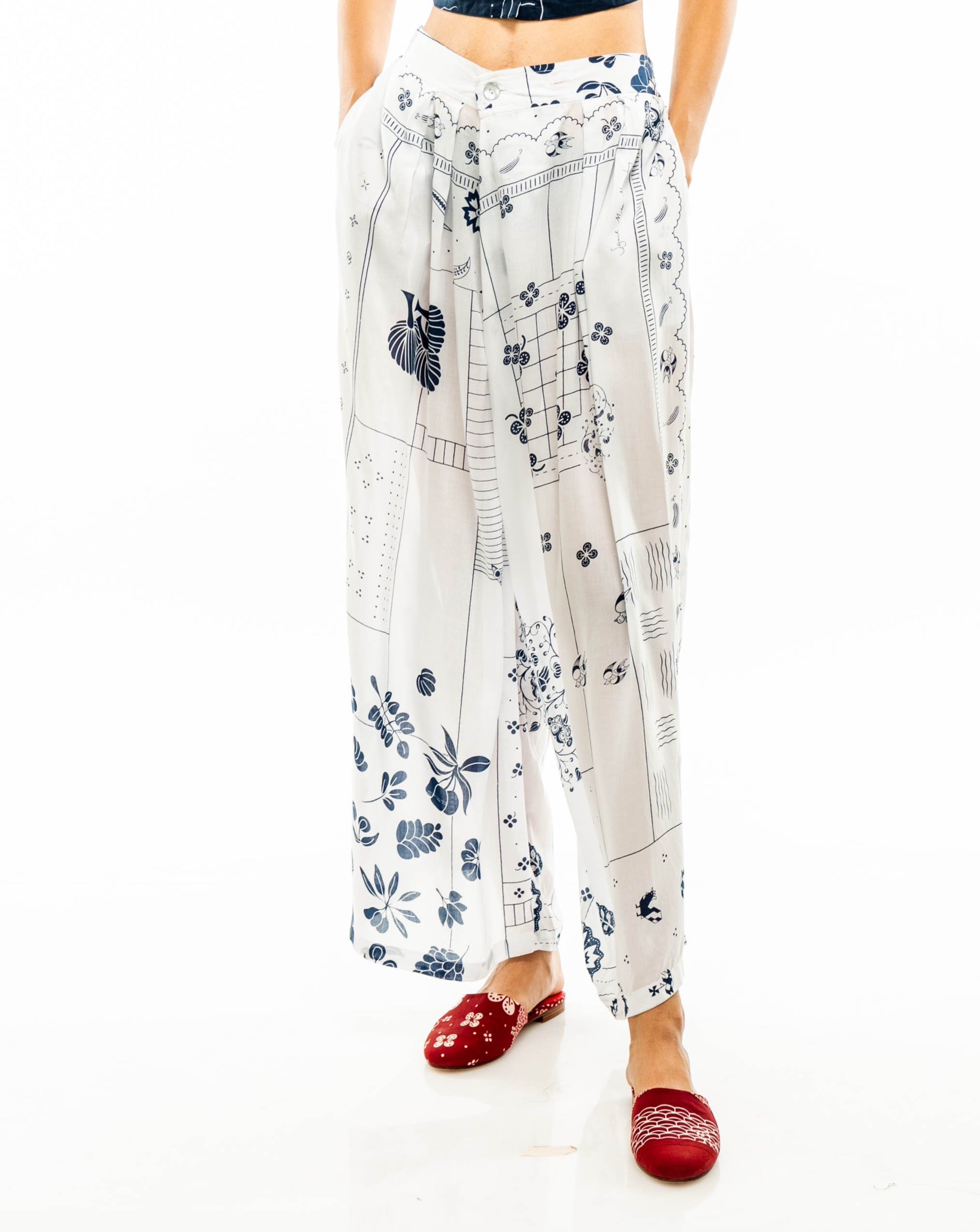 &quot;Tambal&quot; - Two Buttons Maxi Pants