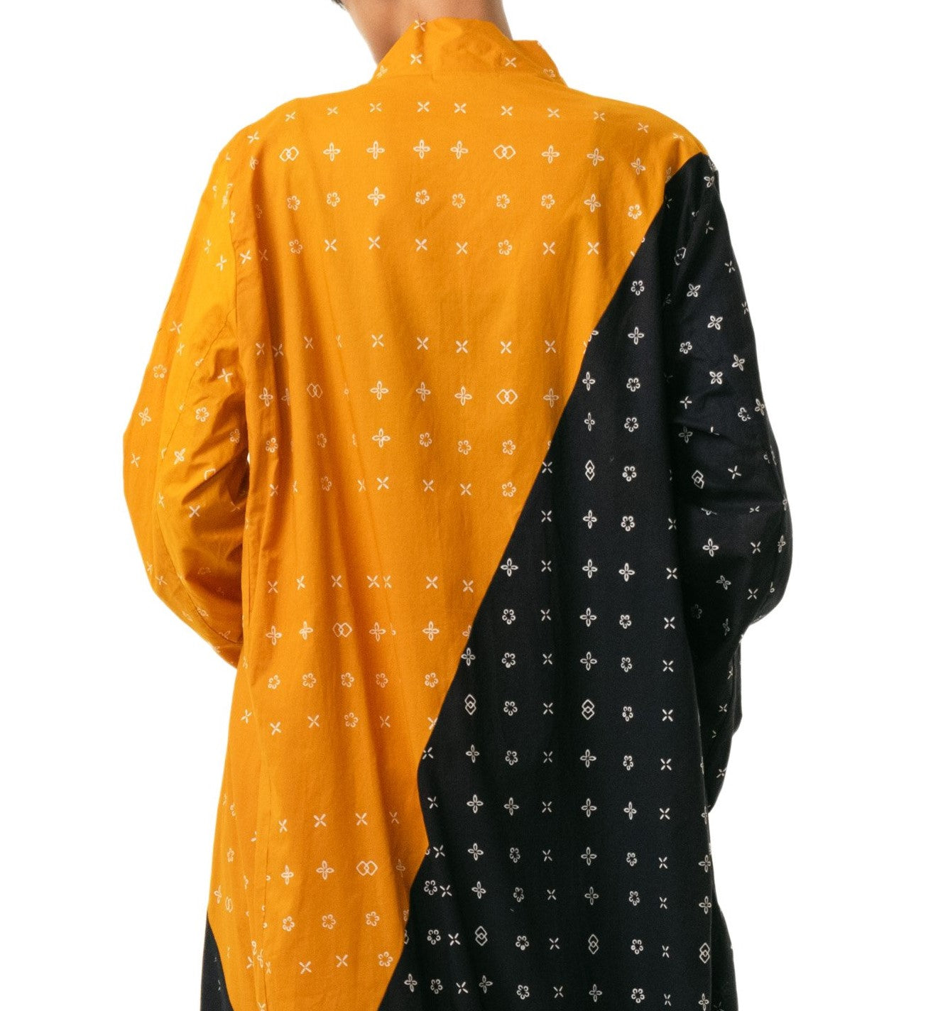 &quot;Wiji&quot; - Buttons Robe